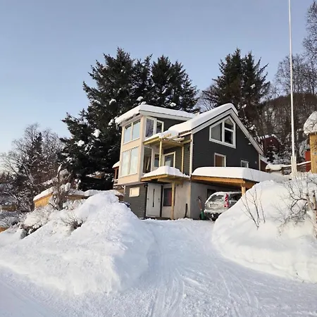 Senja Skaland Сasa de vacaciones *