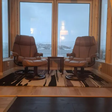 Casa de Férias Senja Skaland *